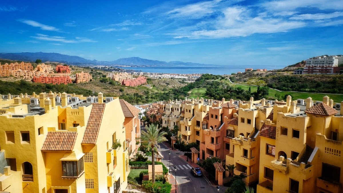 2 Bed Penthouse in La Duquesa