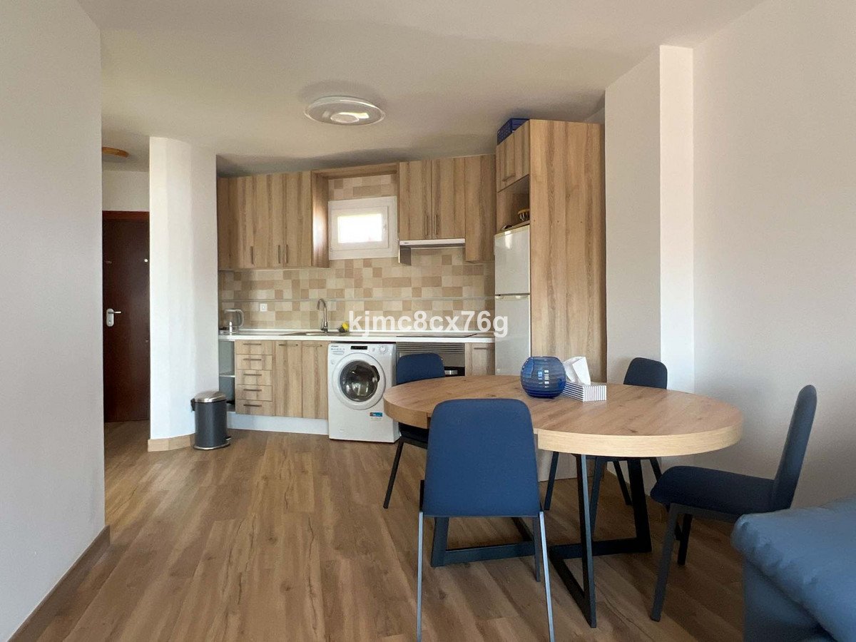 2 Bed Middle Floor Apartment in Torremolinos