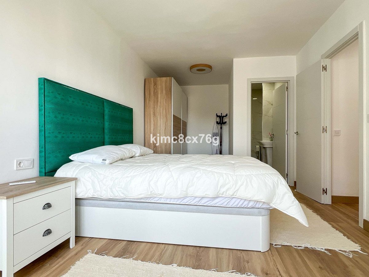 2 Bed Middle Floor Apartment in Torremolinos