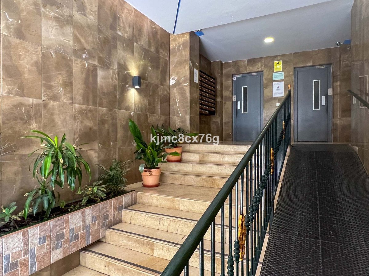 2 Bed Middle Floor Apartment in Torremolinos