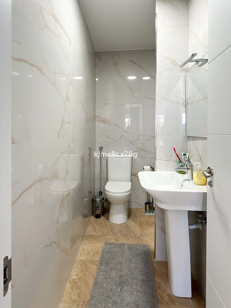 2 Bed Middle Floor Apartment in Torremolinos