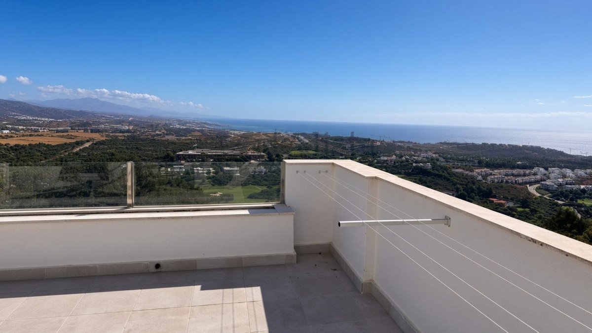 3 Bed Penthouse Duplex in Doña Julia