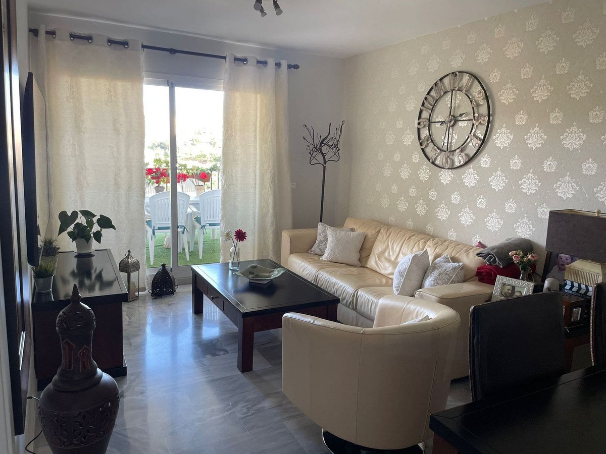 3 Bed Middle Floor Apartment in Miraflores