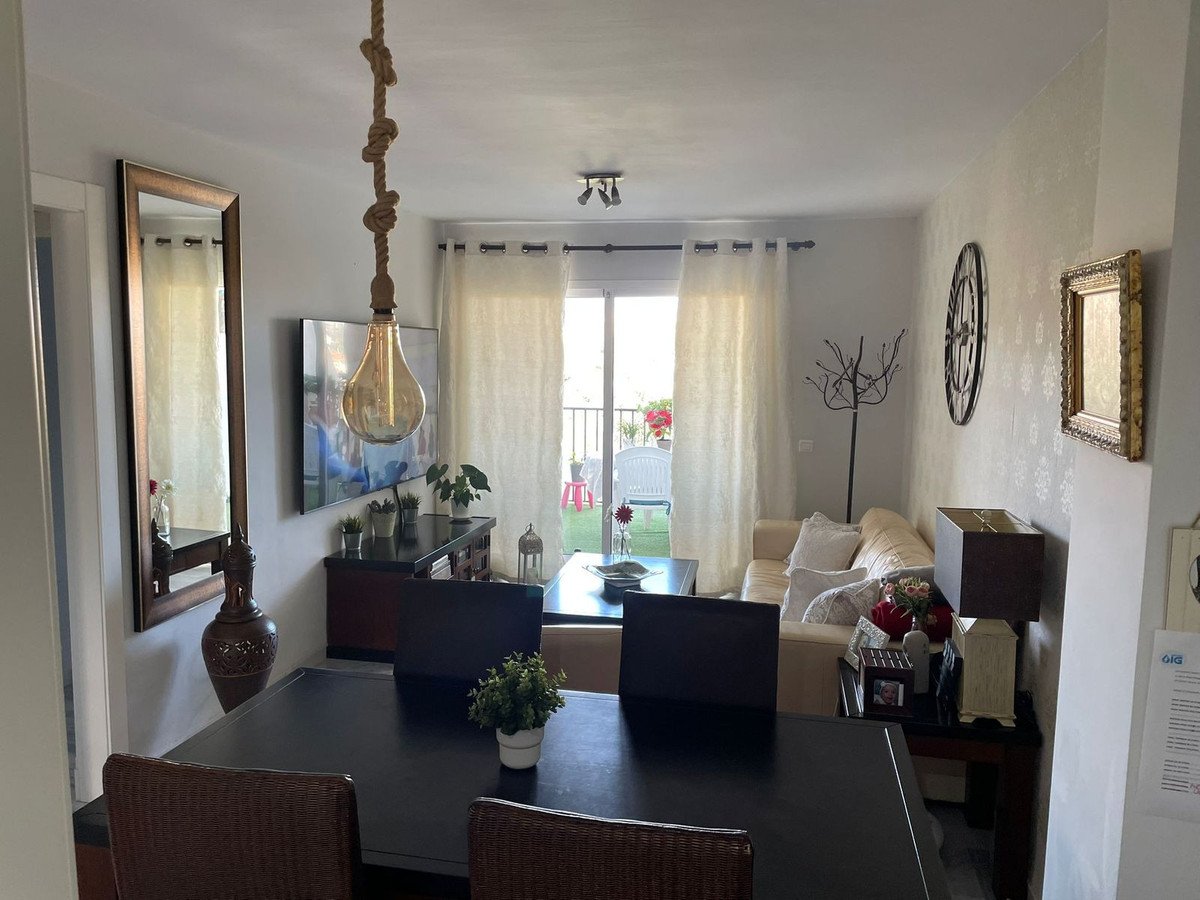 3 Bed Middle Floor Apartment in Miraflores