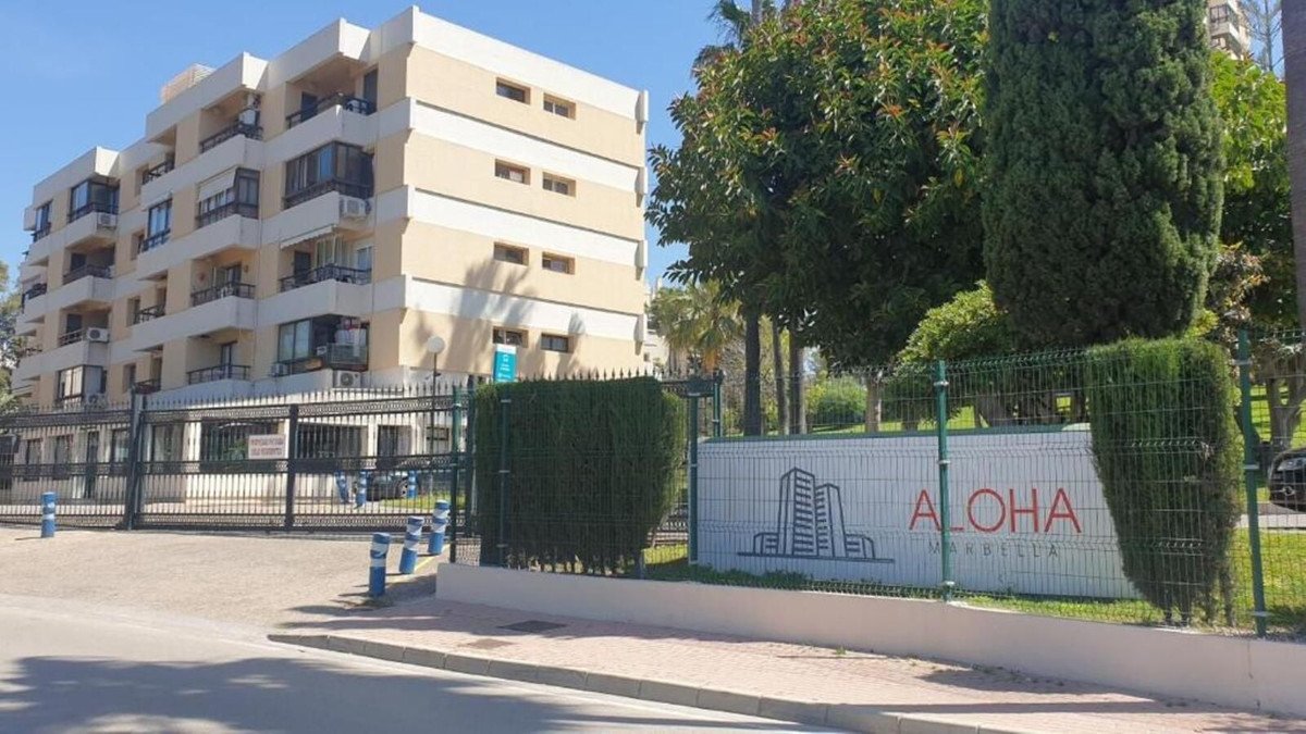2 Bed Middle Floor Apartment in Nueva Andalucía