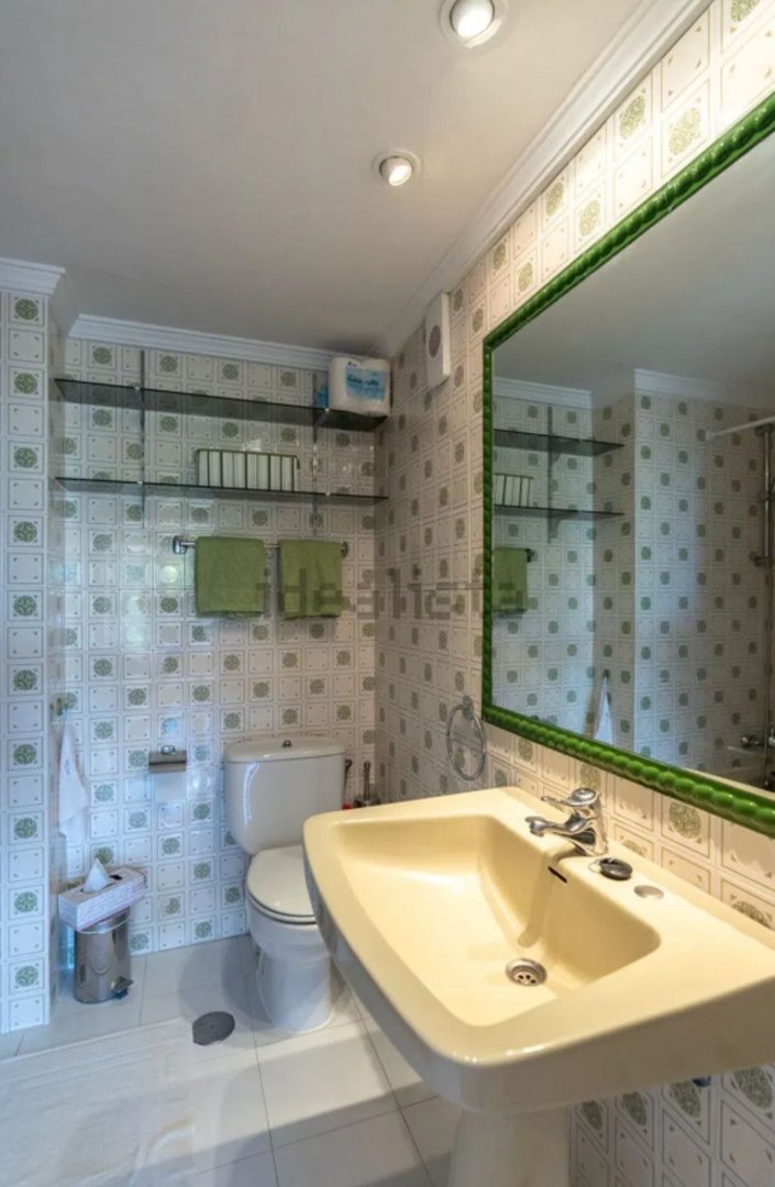 2 Bed Middle Floor Apartment in Nueva Andalucía