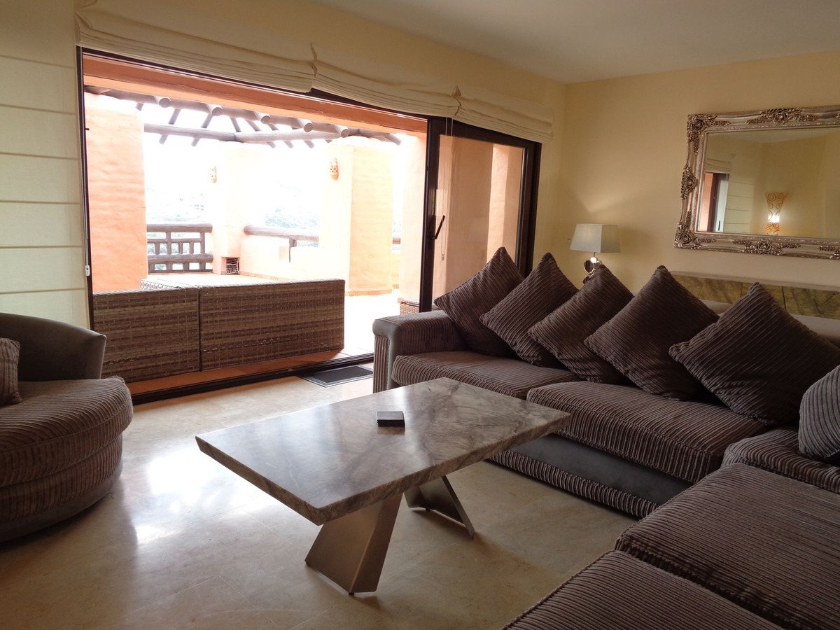 3 Bed Penthouse in La Duquesa