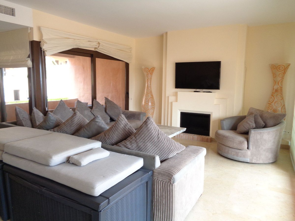 3 Bed Penthouse in La Duquesa