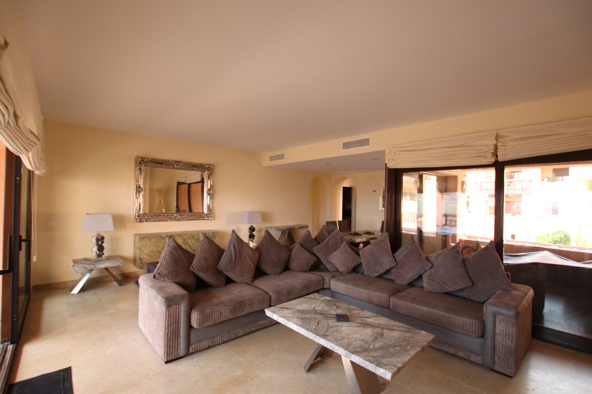 3 Bed Penthouse in La Duquesa