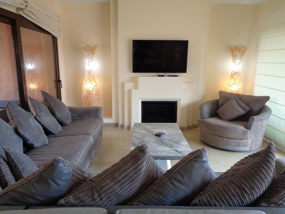 3 Bed Penthouse in La Duquesa