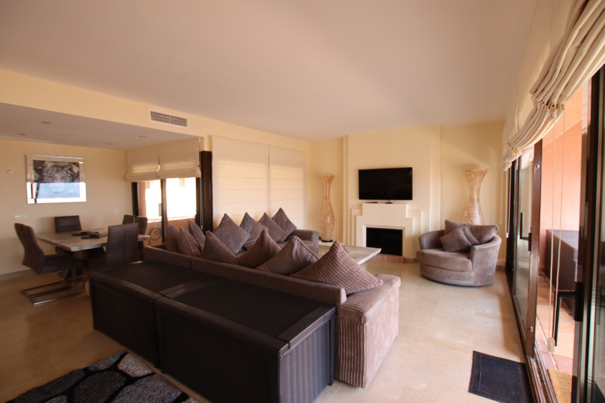 3 Bed Penthouse in La Duquesa