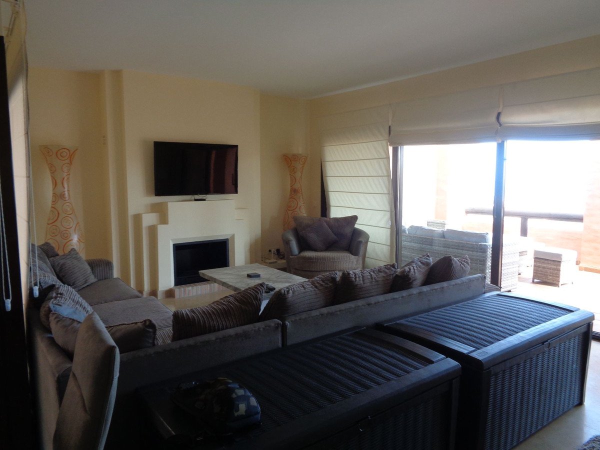 3 Bed Penthouse in La Duquesa