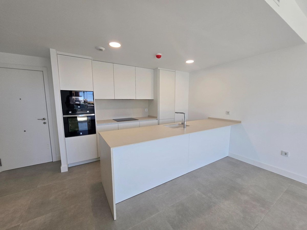 2 Bed Middle Floor Apartment in Fuengirola