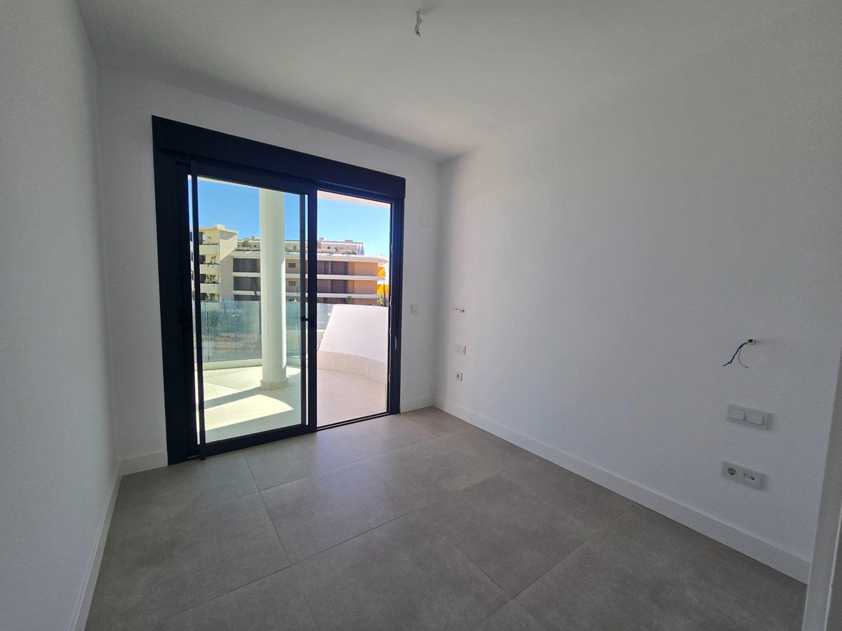 2 Bed Middle Floor Apartment in Fuengirola