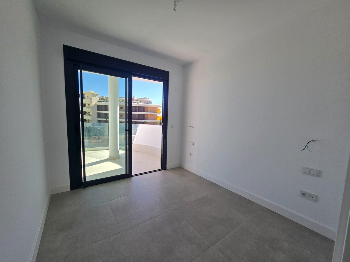2 Bed Middle Floor Apartment in Fuengirola
