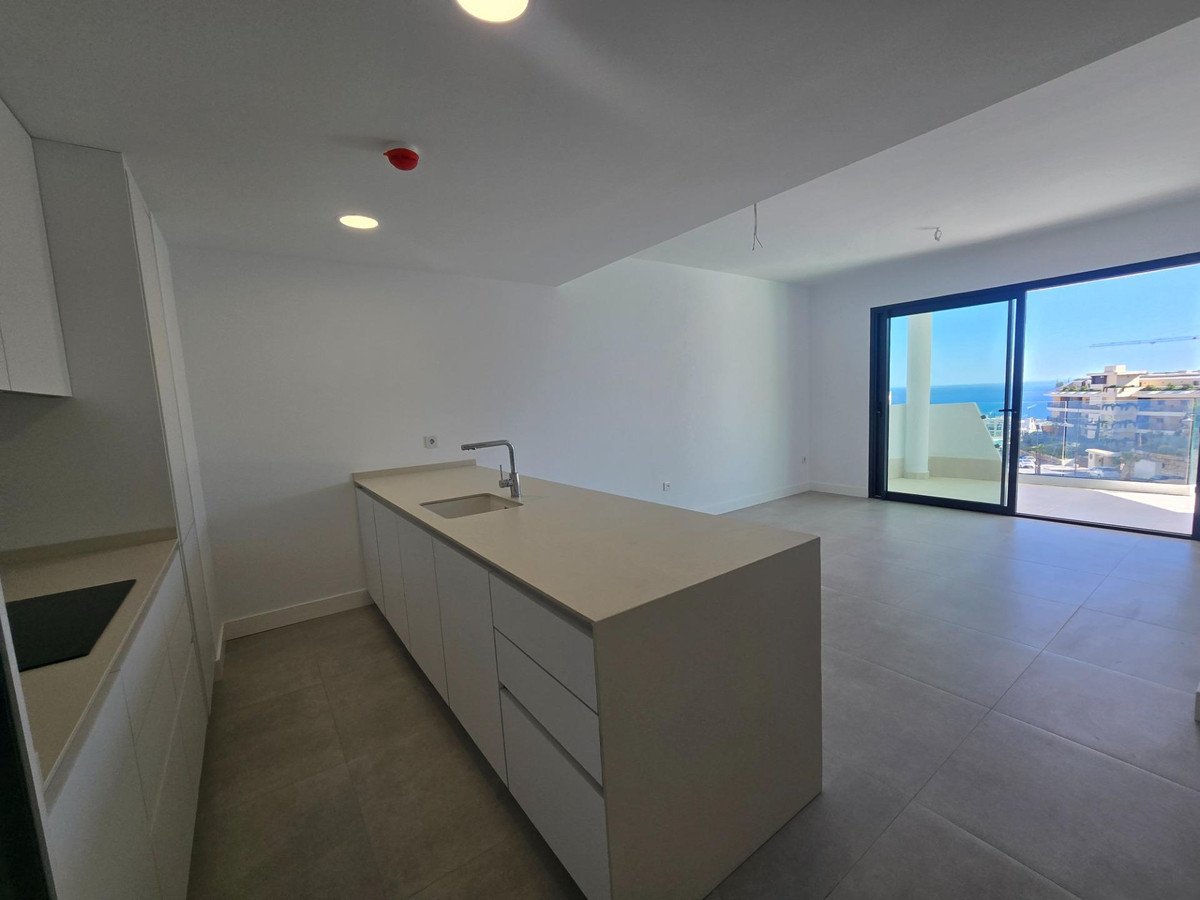 2 Bed Middle Floor Apartment in Fuengirola