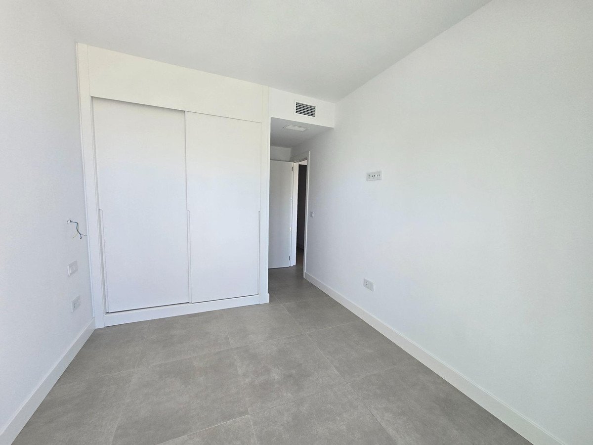 2 Bed Middle Floor Apartment in Fuengirola