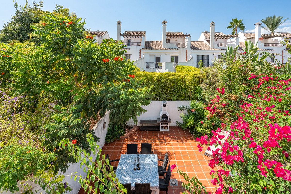 4 Bed Townhouse in Nueva Andalucía