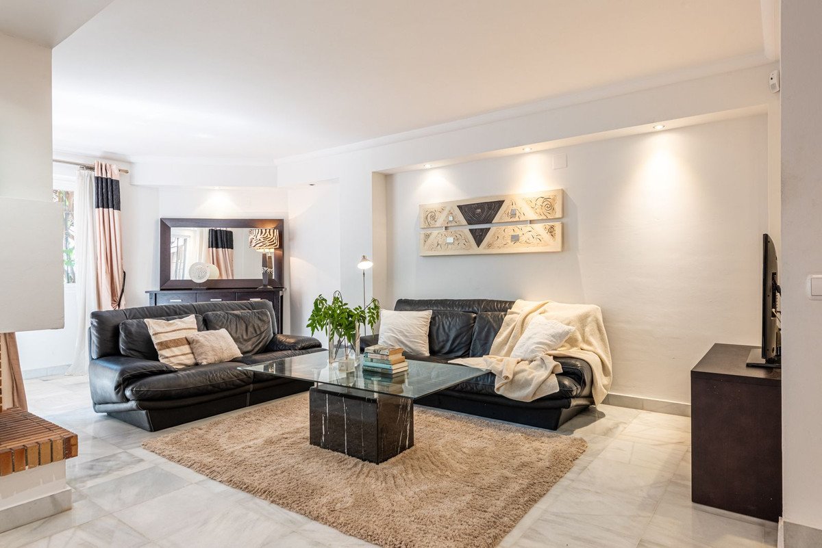 4 Bed Townhouse in Nueva Andalucía