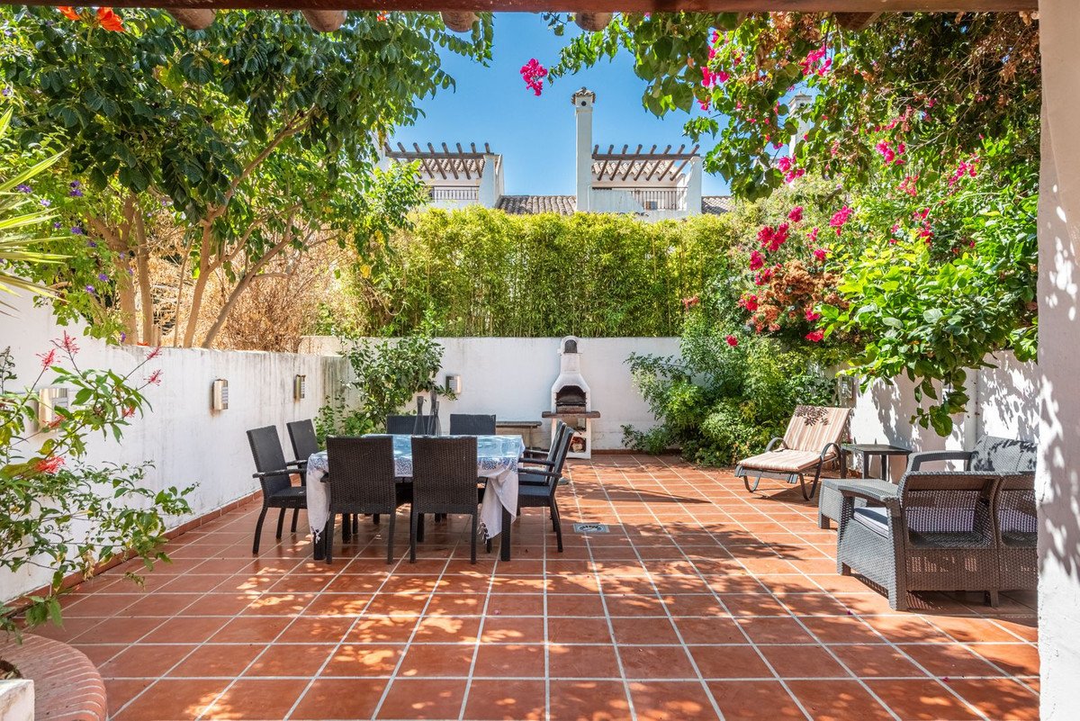 4 Bed Townhouse in Nueva Andalucía