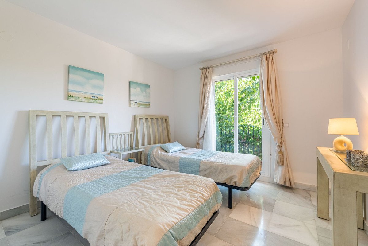 4 Bed Townhouse in Nueva Andalucía