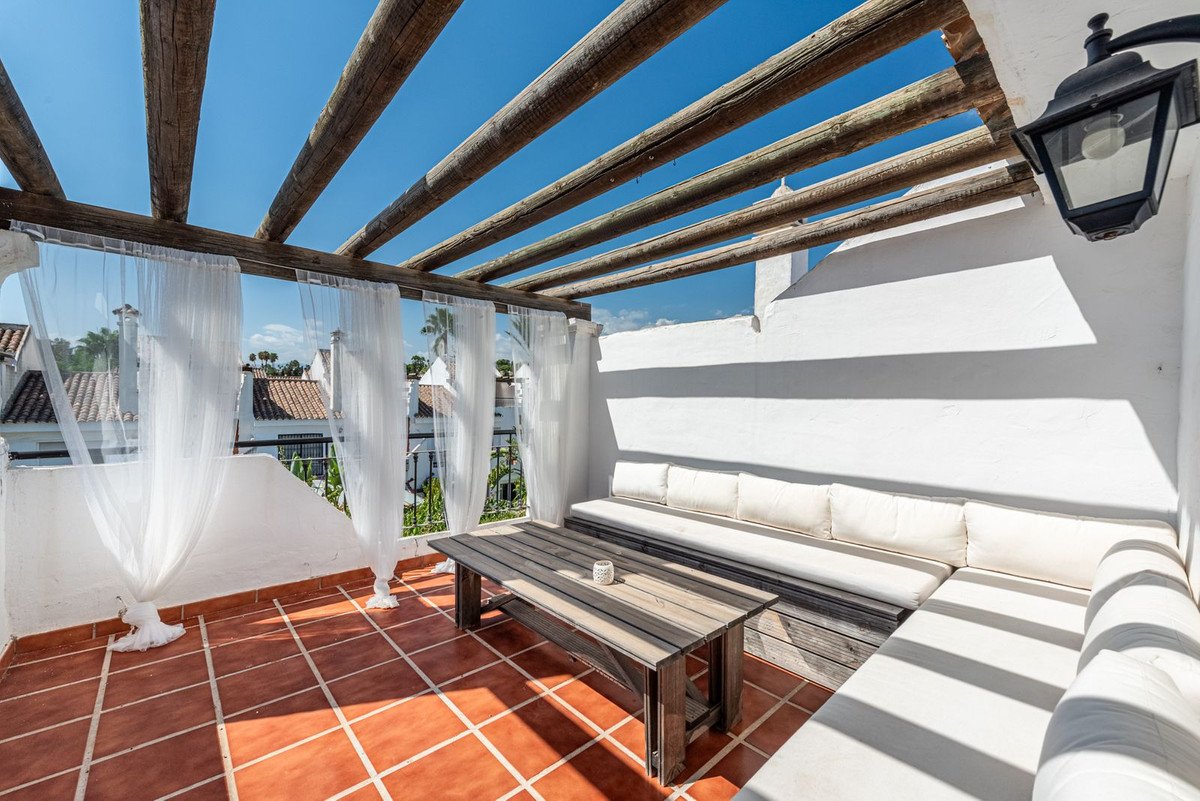 4 Bed Townhouse in Nueva Andalucía
