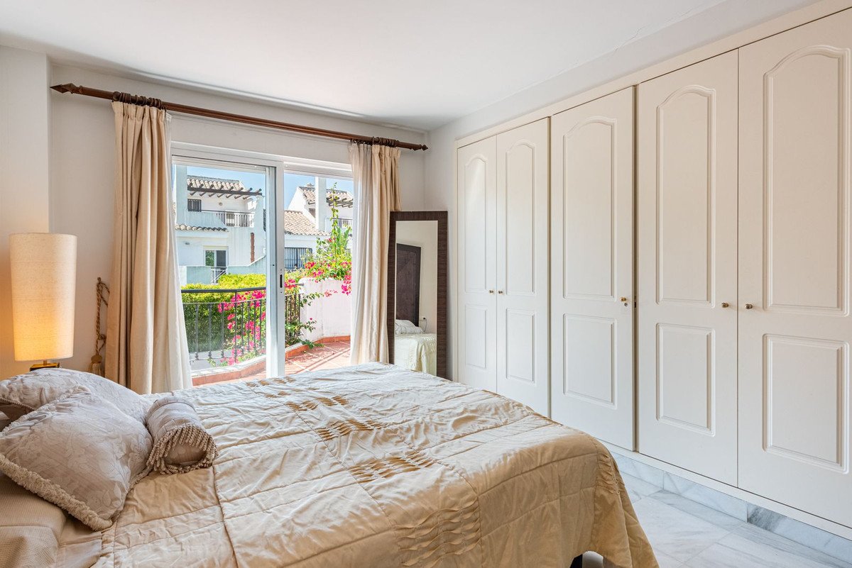 4 Bed Townhouse in Nueva Andalucía