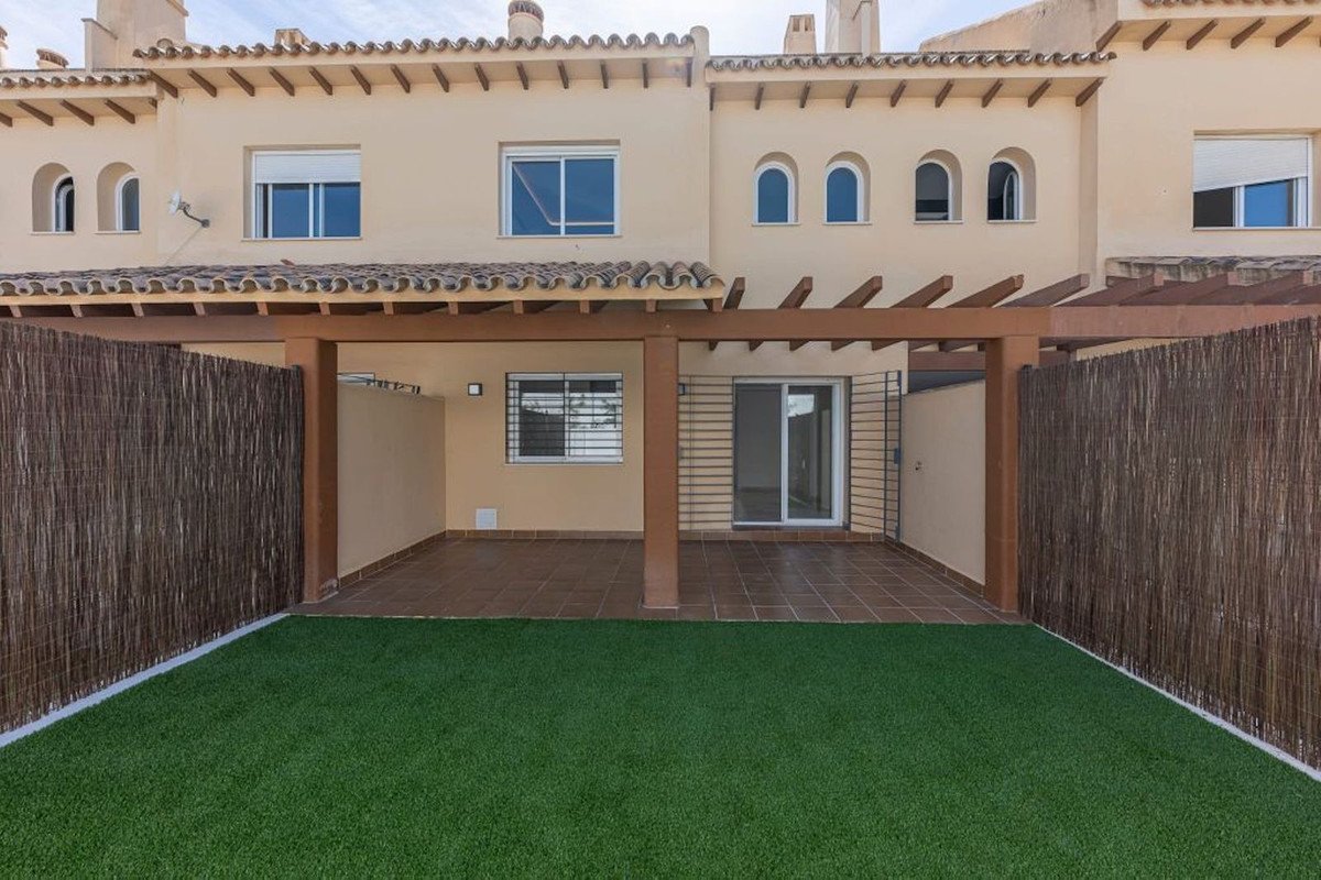 5 Bed Semi-Detached House in Calahonda