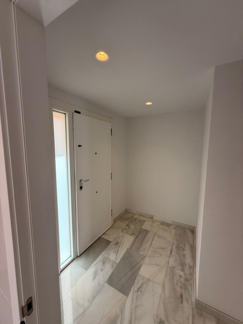 5 Bed Semi-Detached House in Calahonda