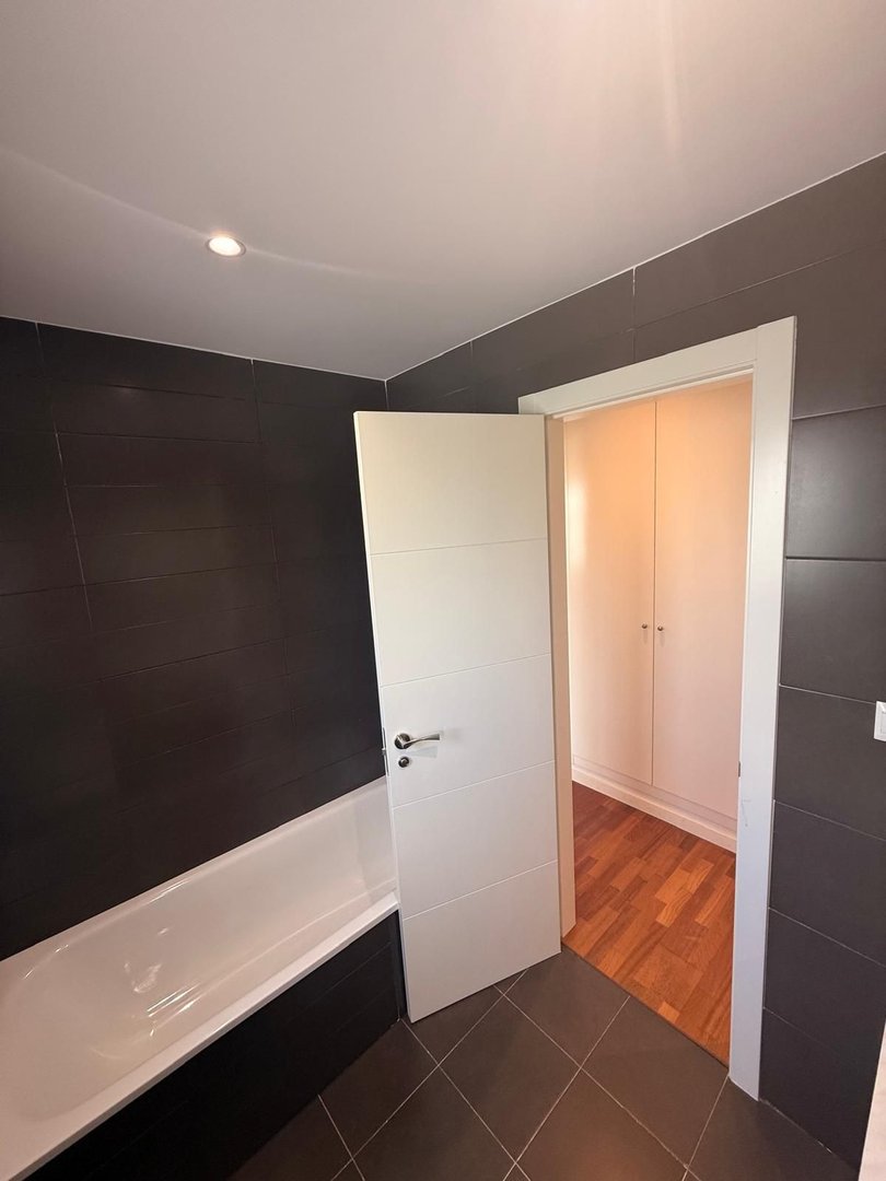 5 Bed Semi-Detached House in Calahonda