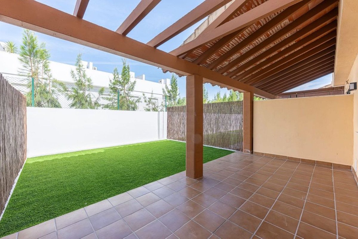 5 Bed Semi-Detached House in Calahonda