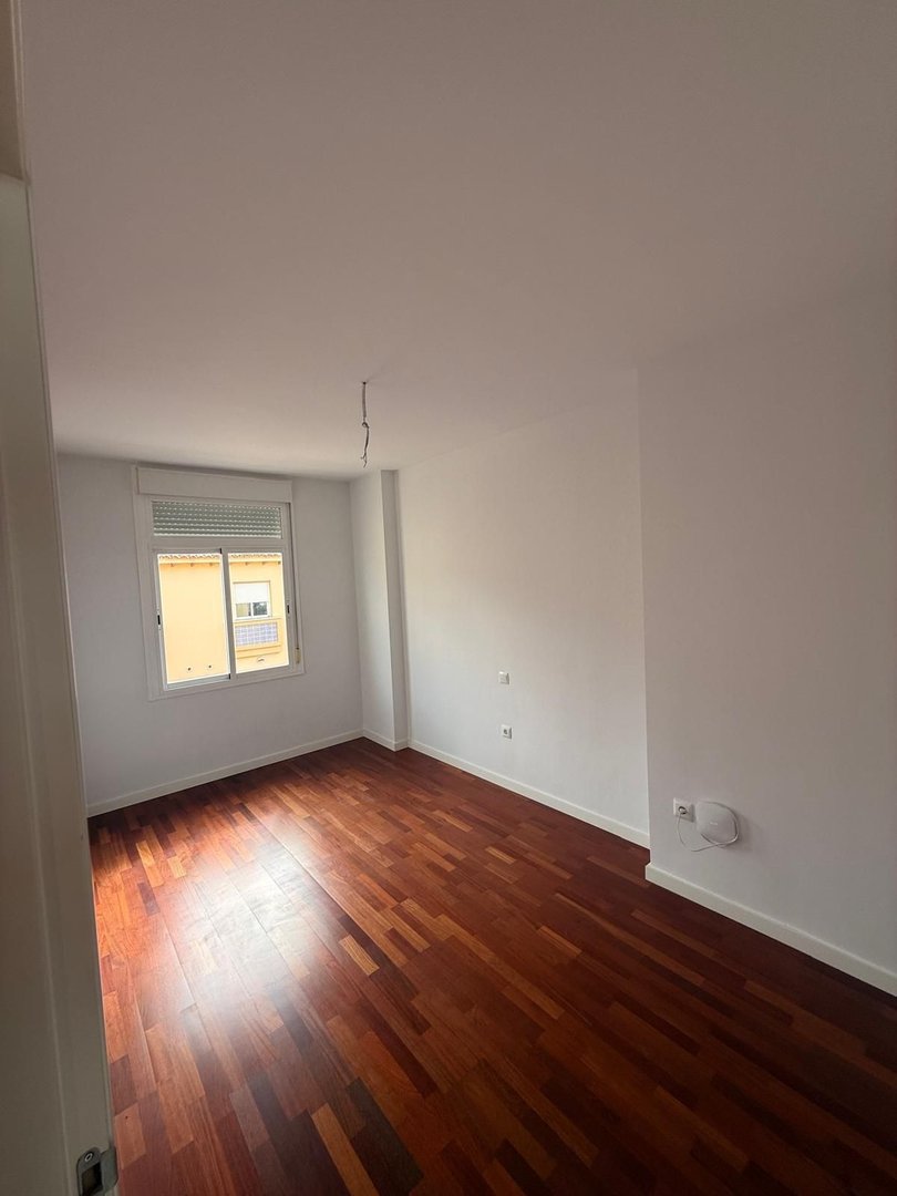 5 Bed Semi-Detached House in Calahonda