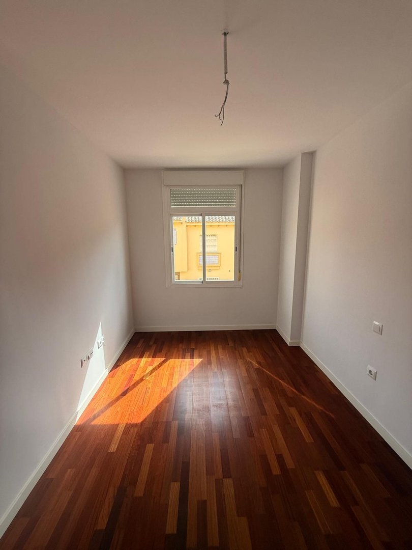 5 Bed Semi-Detached House in Calahonda