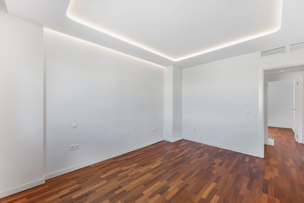 5 Bed Semi-Detached House in Calahonda