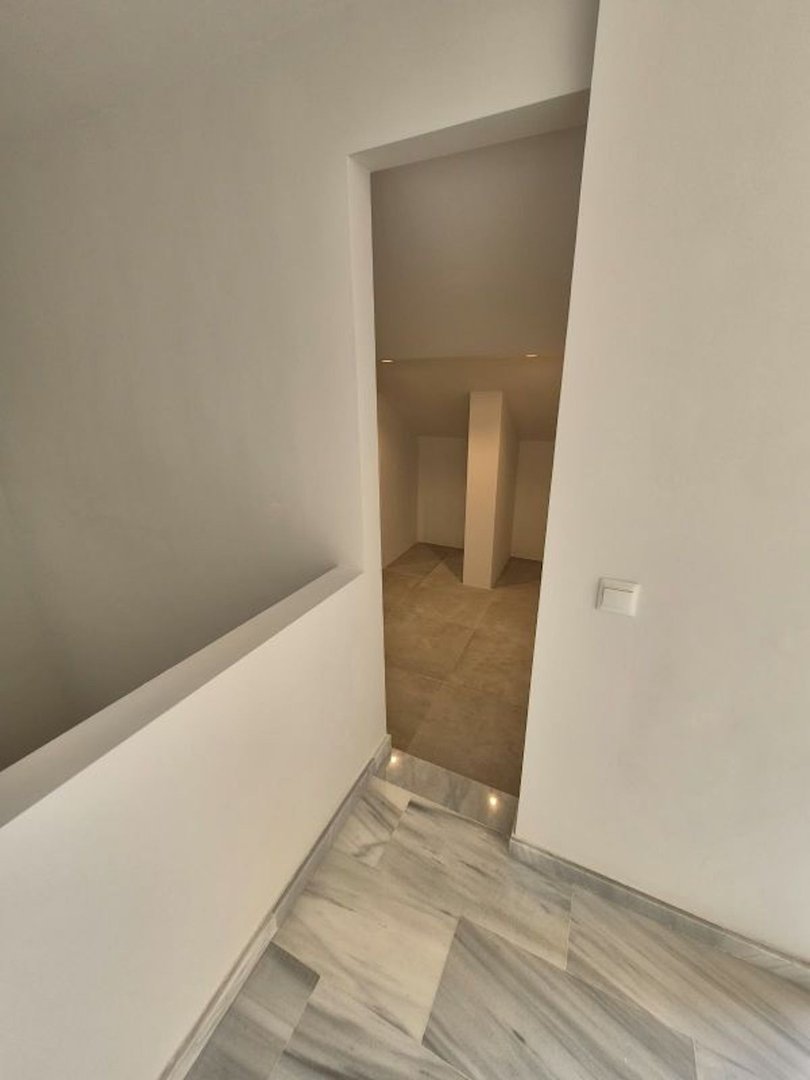 5 Bed Semi-Detached House in Calahonda