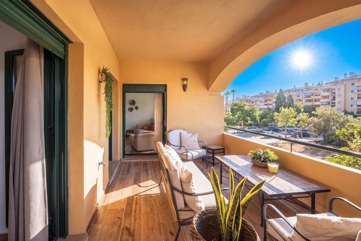 3 Bed Middle Floor Apartment in San Pedro de Alcántara
