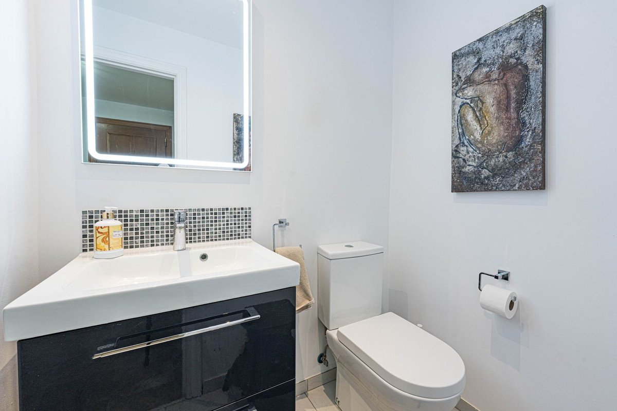 3 Bed Middle Floor Apartment in San Pedro de Alcántara