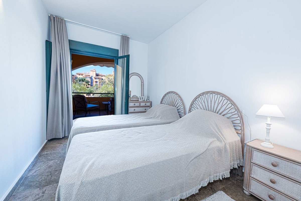 3 Bed Middle Floor Apartment in San Pedro de Alcántara
