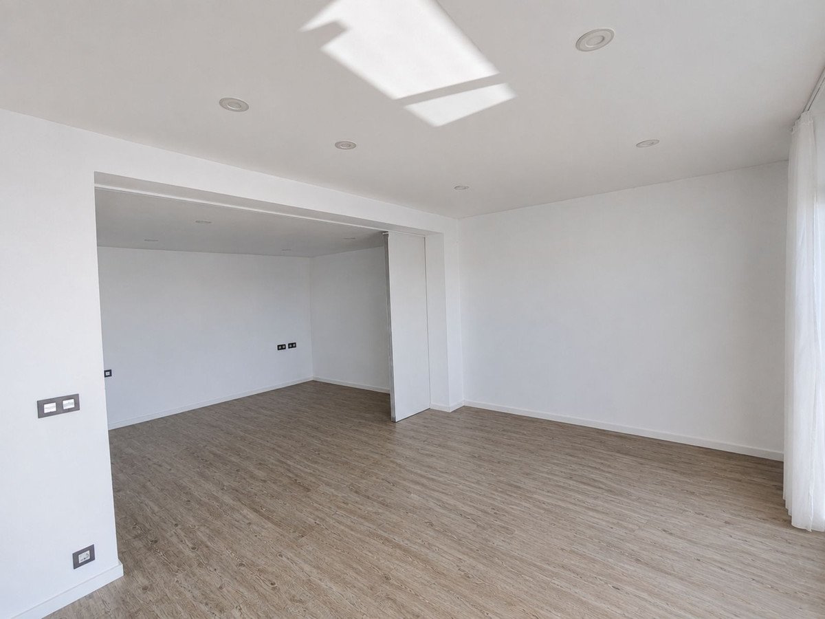 1 Bed Middle Floor Apartment in Marbella