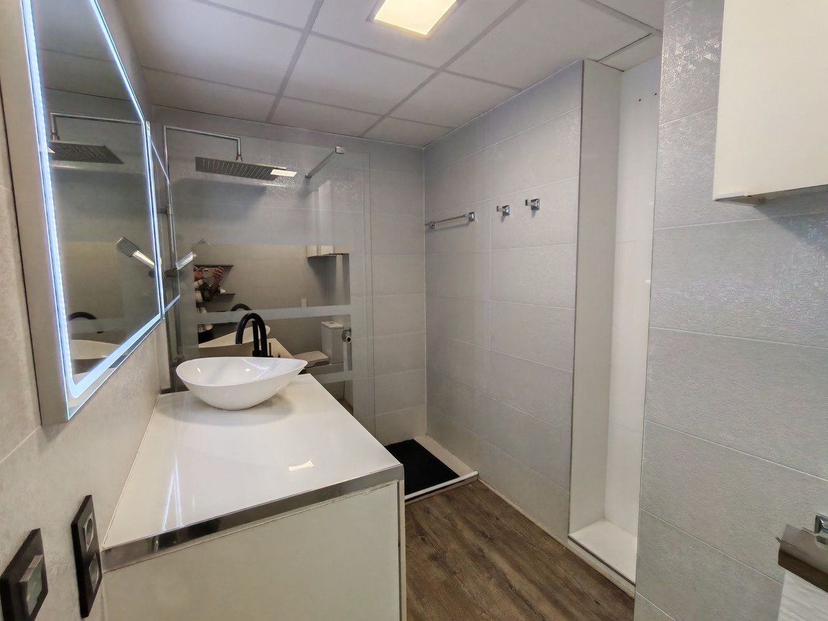 1 Bed Middle Floor Apartment in Marbella