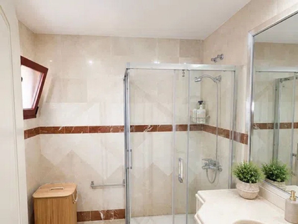 3 Bed Middle Floor Apartment in Marbella