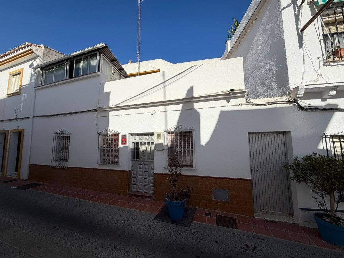 2 Bed Semi-Detached House in Marbella