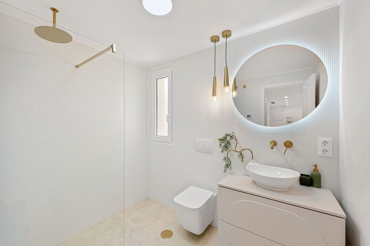 3 Bed Middle Floor Apartment in Nueva Andalucía