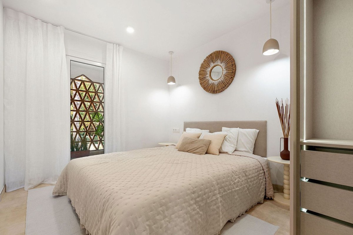 3 Bed Middle Floor Apartment in Nueva Andalucía