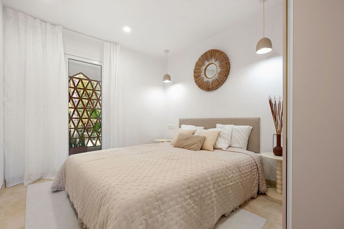 3 Bed Middle Floor Apartment in Nueva Andalucía
