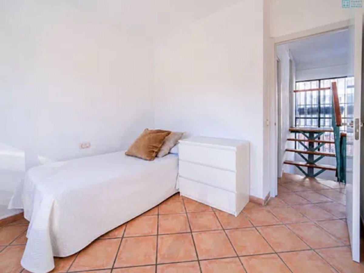 4 Bed Detached Villa in Málaga Este
