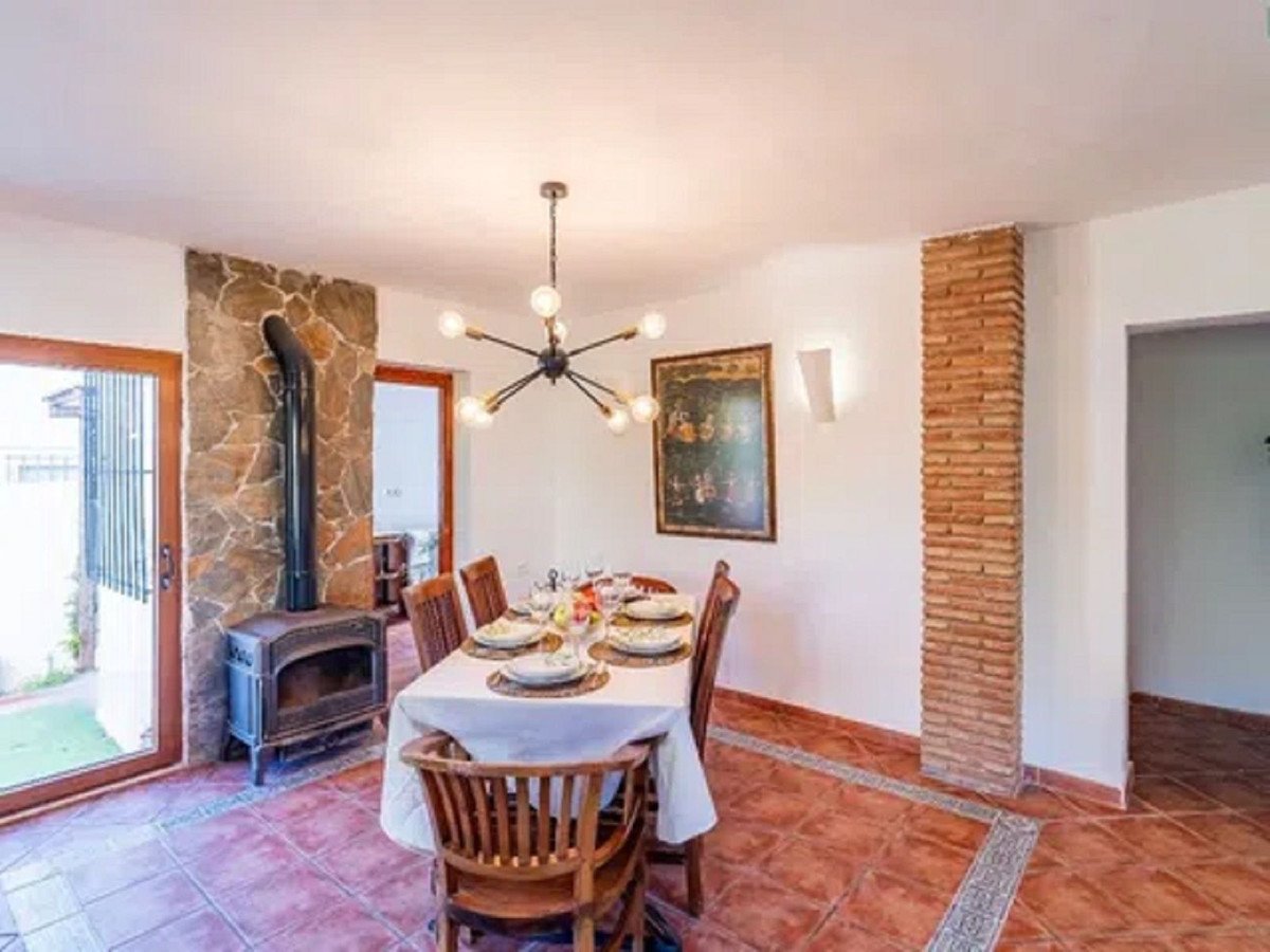 4 Bed Detached Villa in Málaga Este