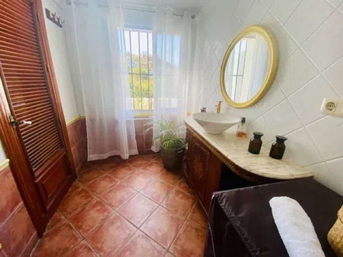 4 Bed Detached Villa in Málaga Este