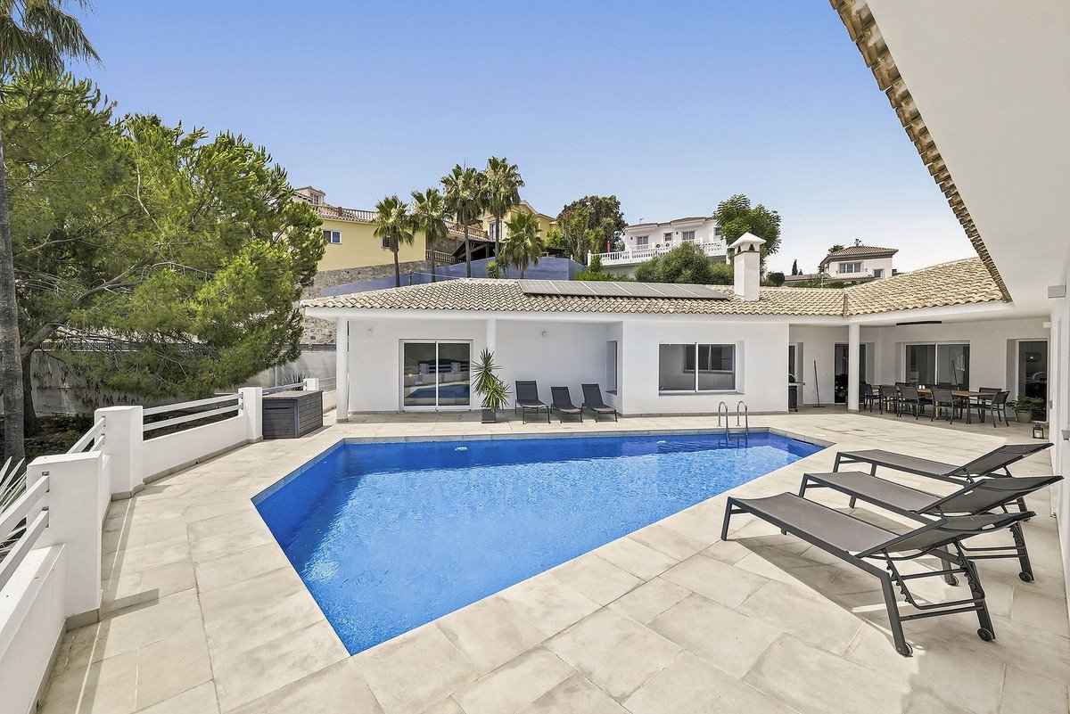 5 Bed Detached Villa in Mijas Costa