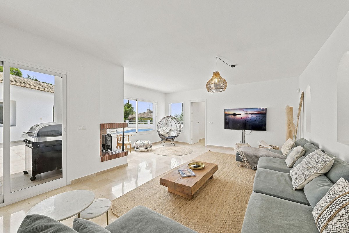 5 Bed Detached Villa in Mijas Costa